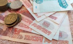 Эксперт оценил вероятность нового шока для курса рубля и цен на нефть
