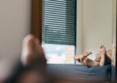Секс — лучшее лекарство: регулярная интимная жизнь облегчает менопаузу
